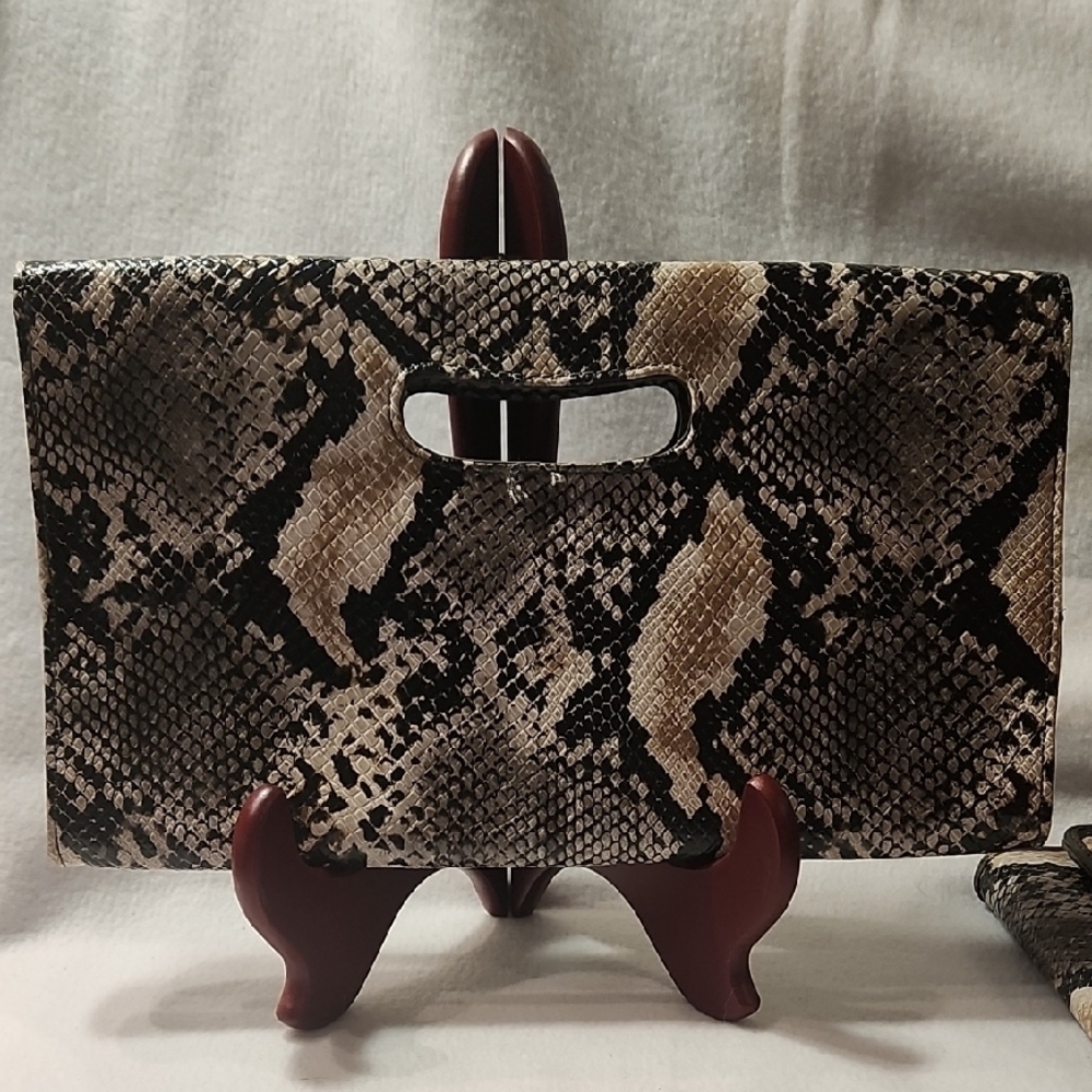 Nine West Snakeskin Pattern Flap Over Clutch and Wallet Set CLEARANCE - Picture 8 of 16